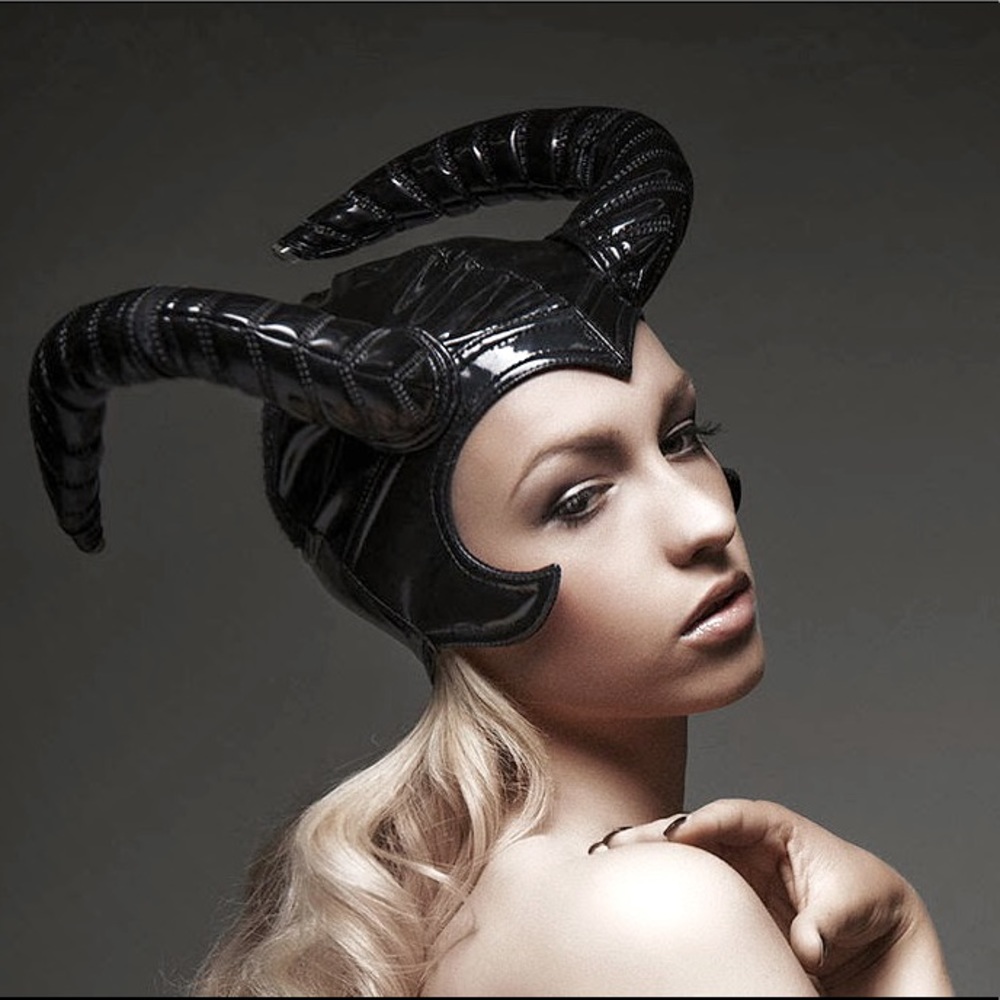 Tatjana Warnecke Horns Hat